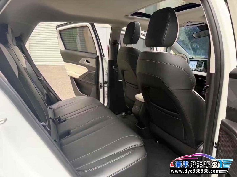 24年吉利几何轿车抵押车出售