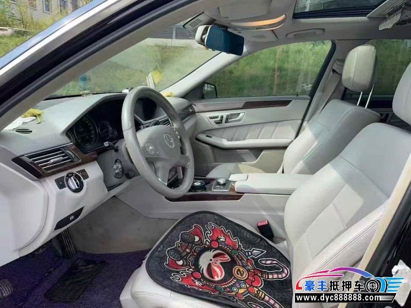 13年奔驰E轿车抵押车出售