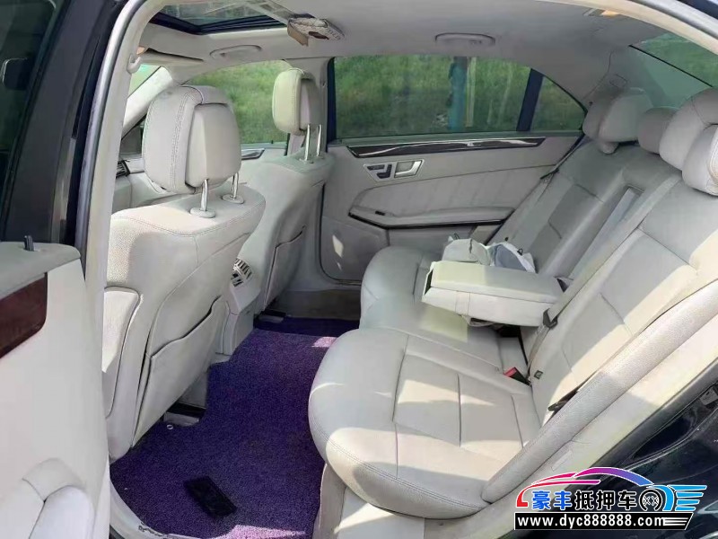 13年奔驰E轿车抵押车出售