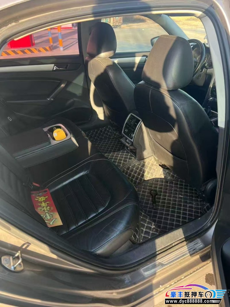 13年大众帕萨特轿车抵押车出售