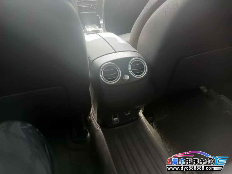 19年奔驰GLC轿车抵押车出售