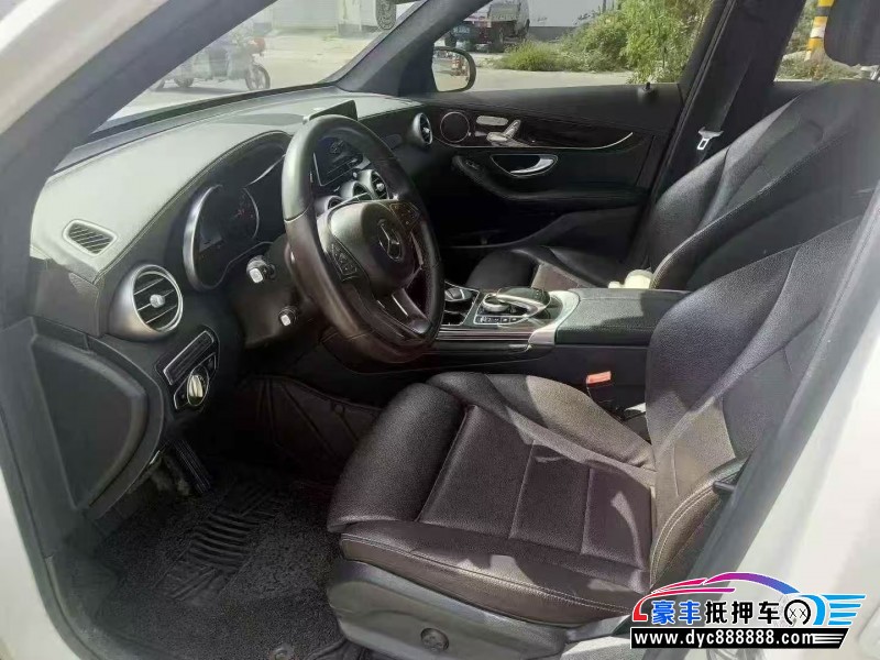 19年奔驰GLC轿车抵押车出售