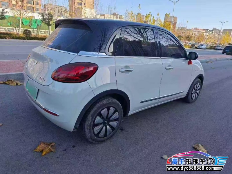 25年五菱缤果轿车抵押车出售