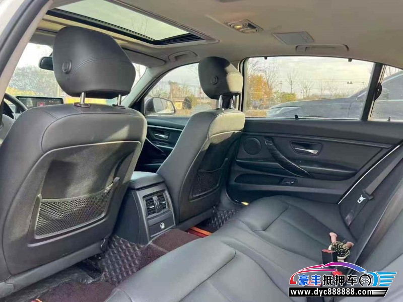 15年宝马3系轿车抵押车出售