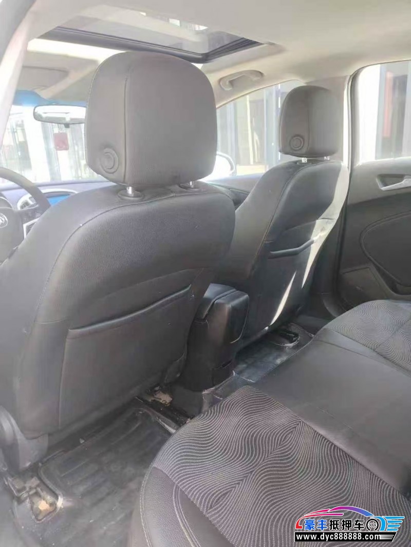 15年别克英朗轿车抵押车出售