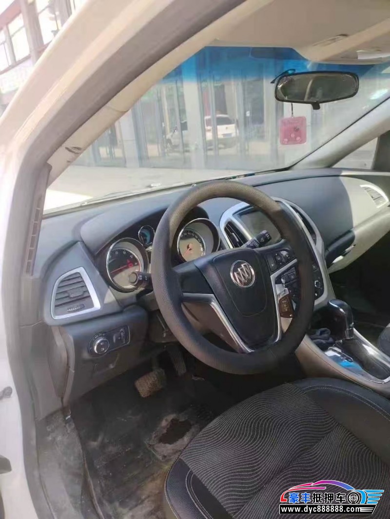 15年别克英朗轿车抵押车出售