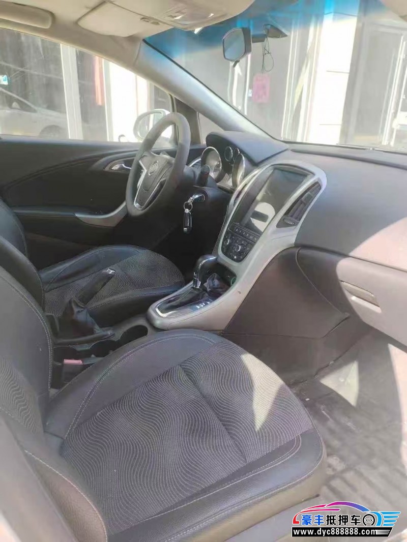 15年别克英朗轿车抵押车出售