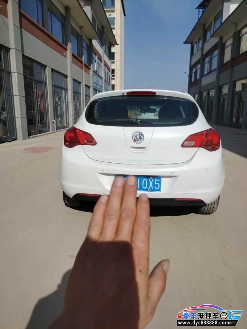 15年别克英朗轿车抵押车出售