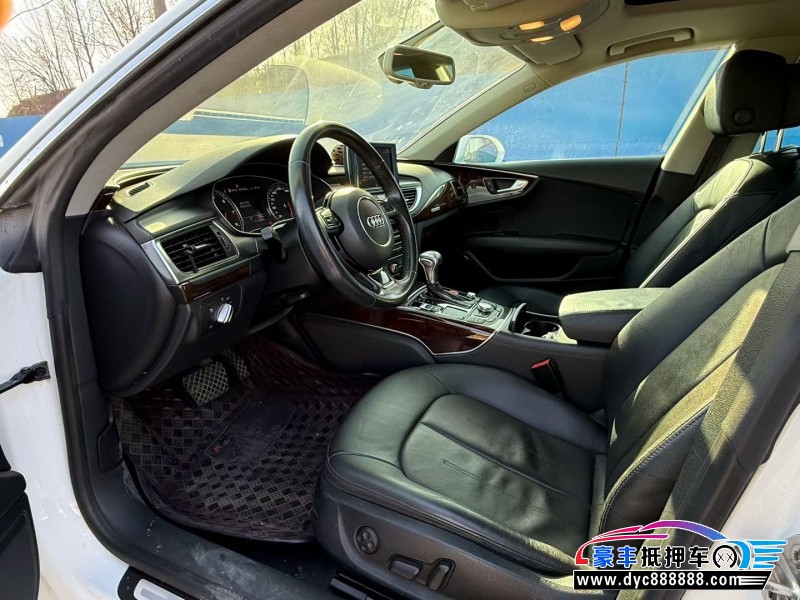 13年奥迪A7轿车抵押车出售