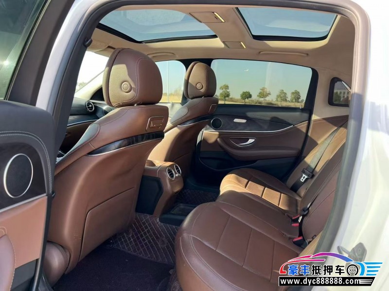 17年奔驰E轿车抵押车出售