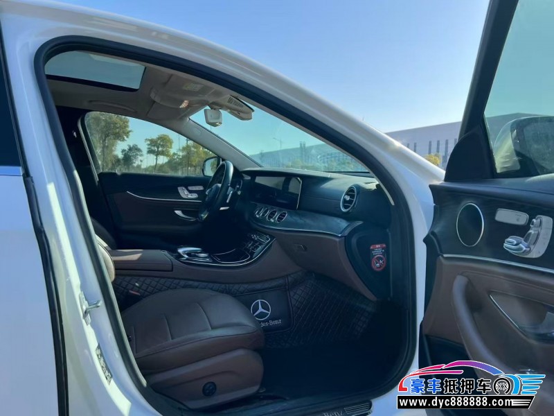 17年奔驰E轿车抵押车出售