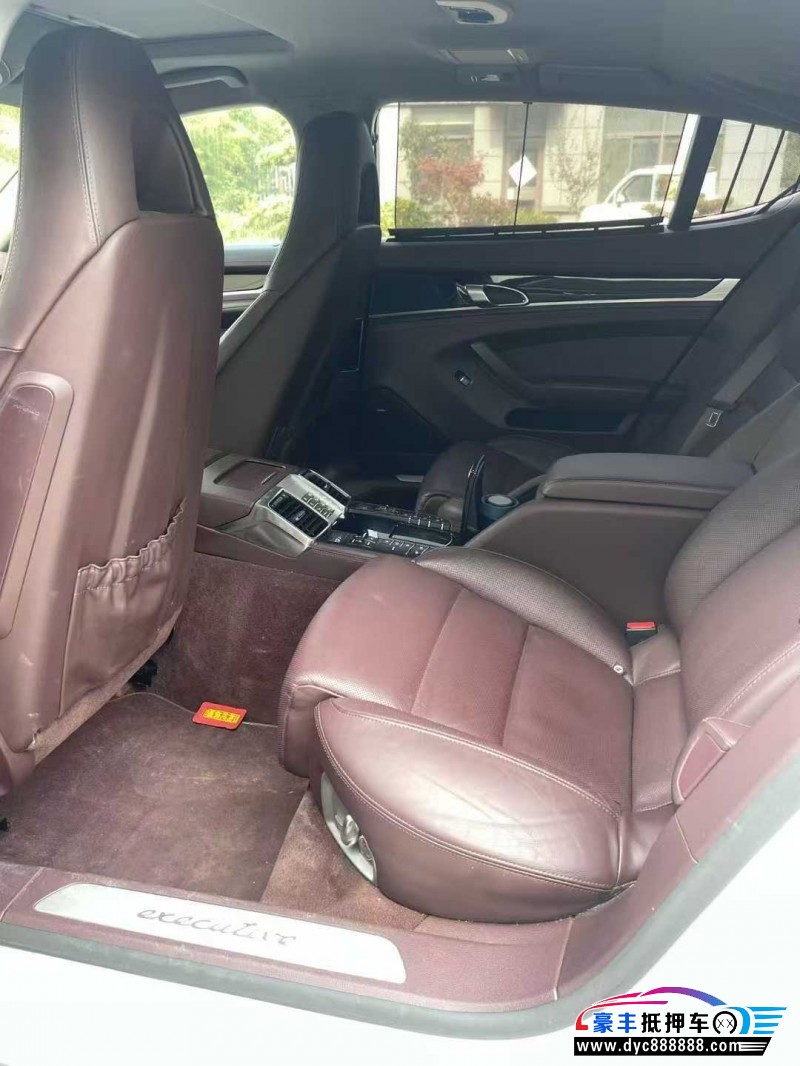 15年保时捷帕纳梅拉轿车抵押车出售