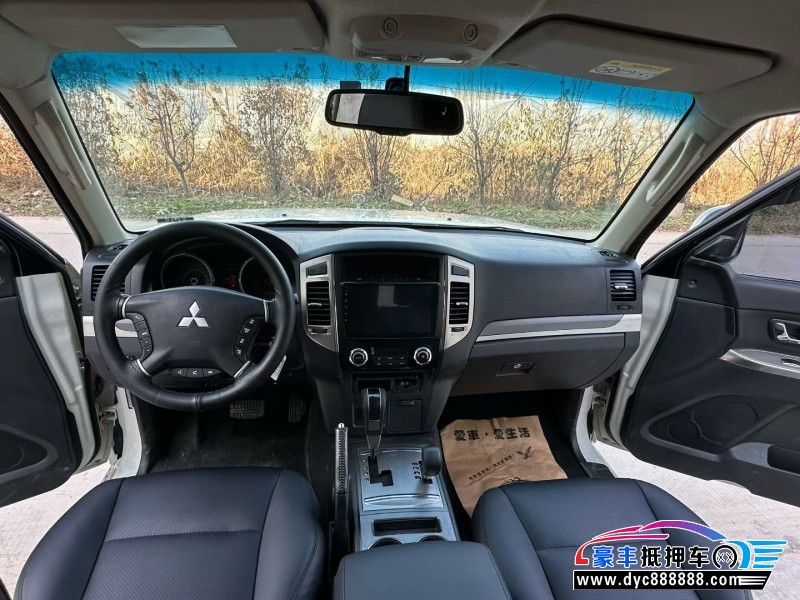 20年三菱帕杰罗轿车抵押车出售