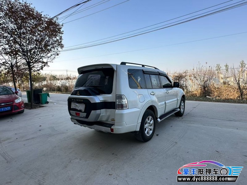 20年三菱帕杰罗轿车抵押车出售