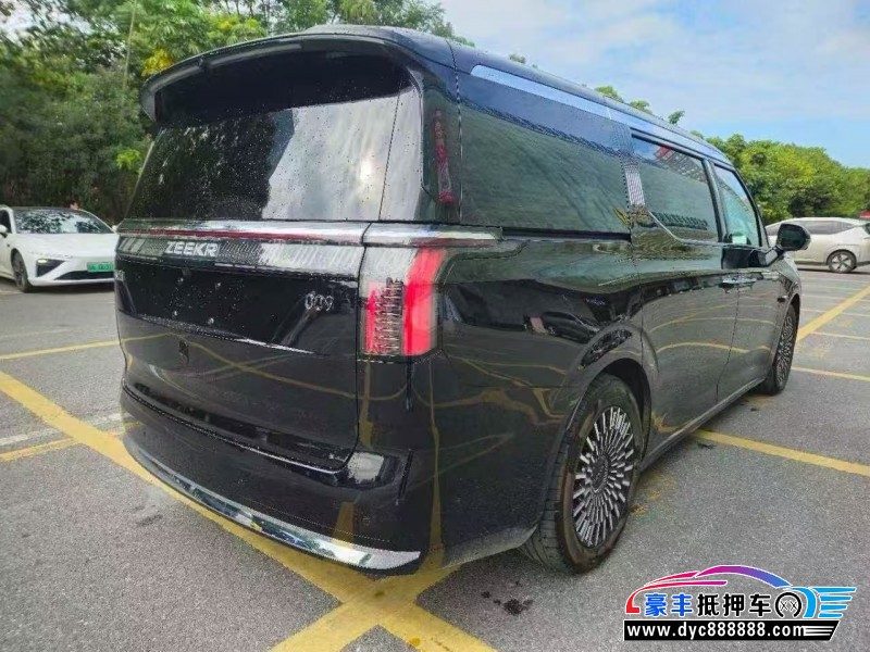 25年极氪009轿车抵押车出售