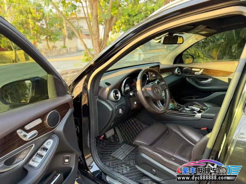 17年奔驰GLC轿车抵押车出售