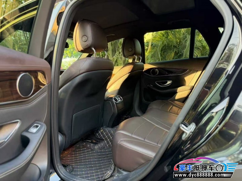 17年奔驰GLC轿车抵押车出售