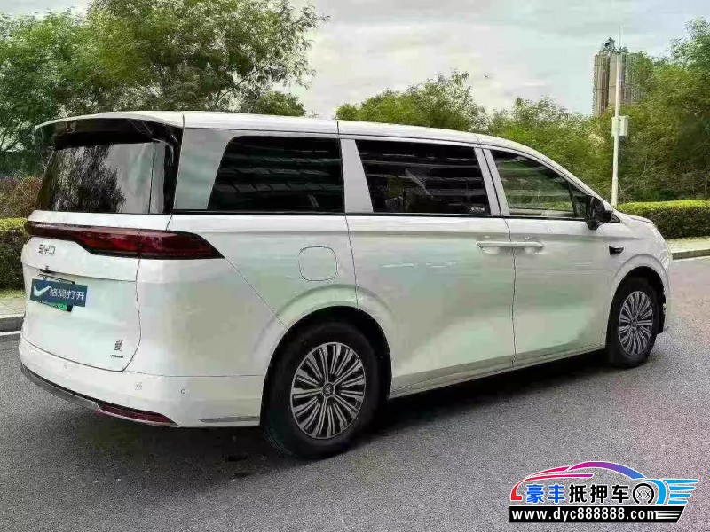 25年比亚迪夏轿车抵押车出售