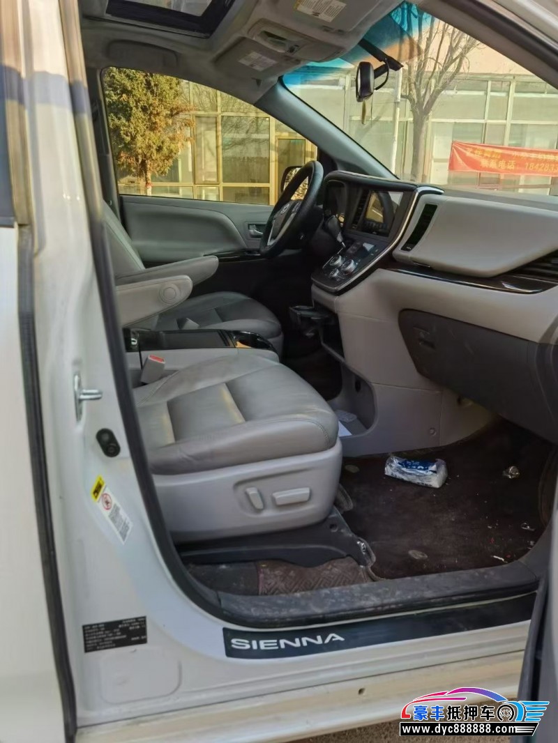 18年丰田塞纳轿车抵押车出售