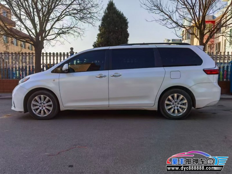 18年丰田塞纳轿车抵押车出售