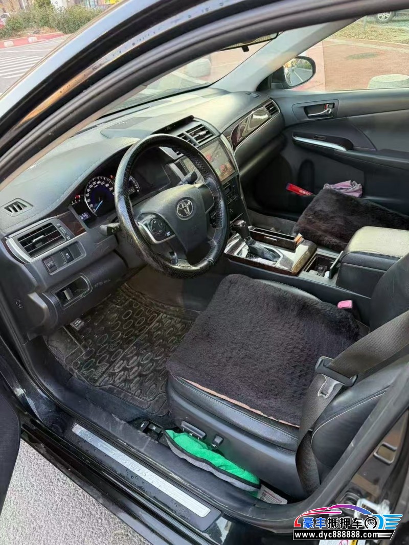 17年丰田凯美瑞轿车抵押车出售