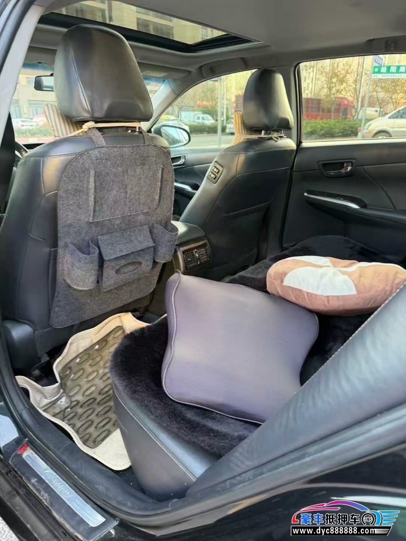 17年丰田凯美瑞轿车抵押车出售