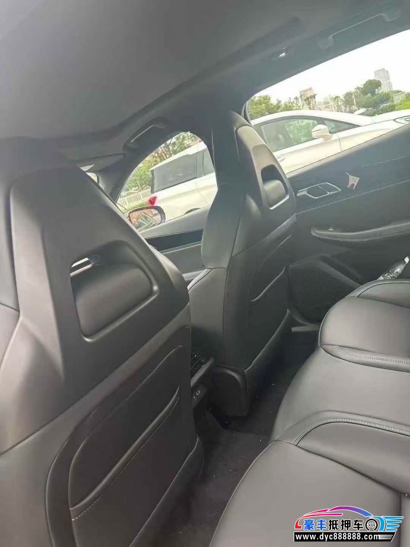 25年领克03轿车抵押车出售