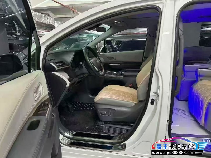 25年丰田塞纳轿车抵押车出售