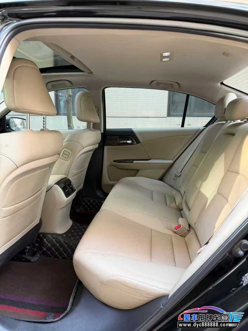 15年本田雅阁轿车抵押车出售