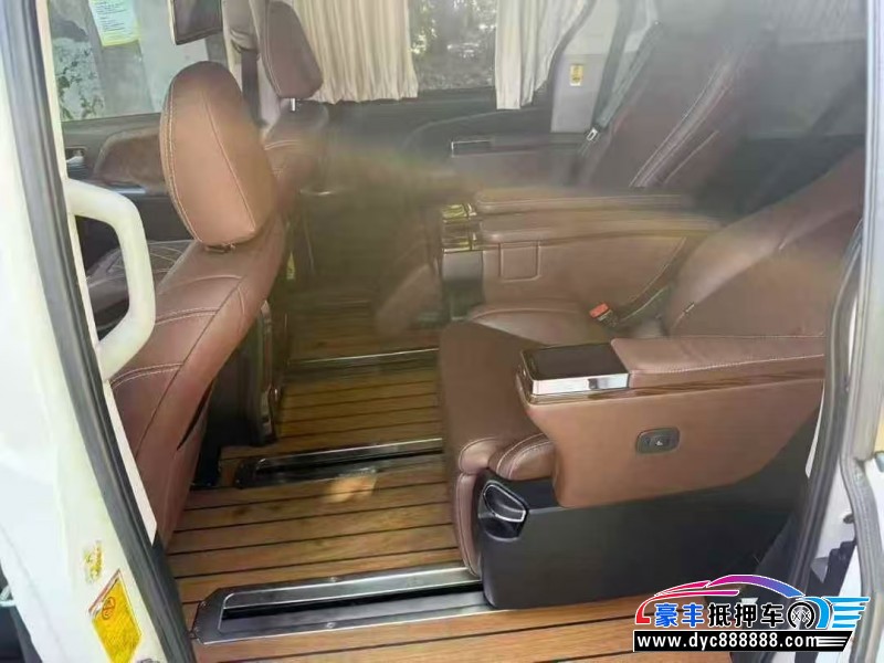 16年丰田塞纳轿车抵押车出售