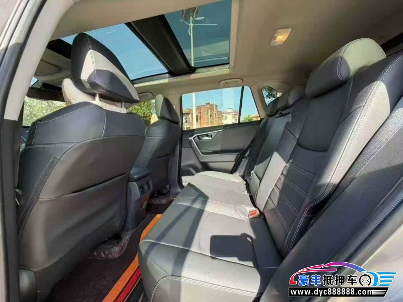 23年丰田RAV4轿车抵押车出售