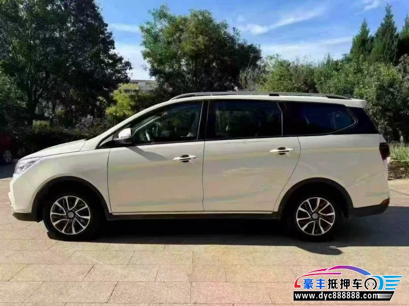 22年宝骏730轿车抵押车出售