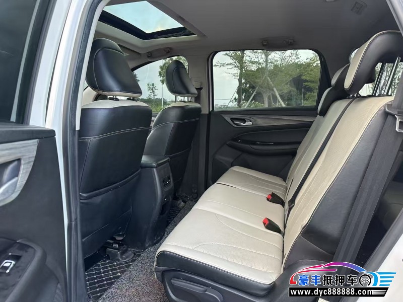 19年宝骏730轿车抵押车出售