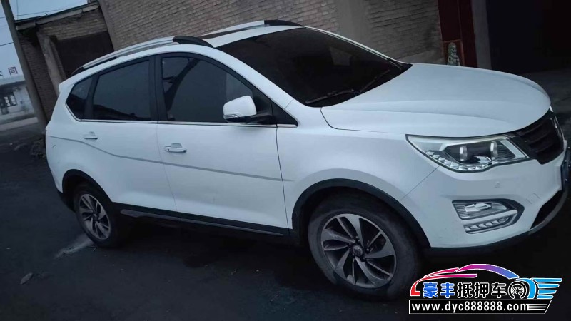 17年宝骏560轿车抵押车出售