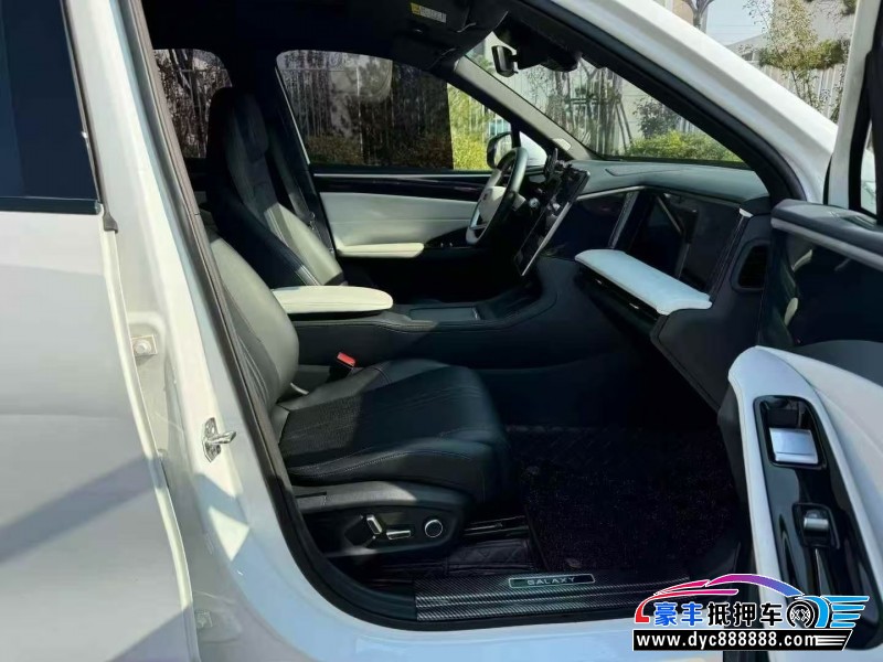 24年吉利银河L7轿车抵押车出售