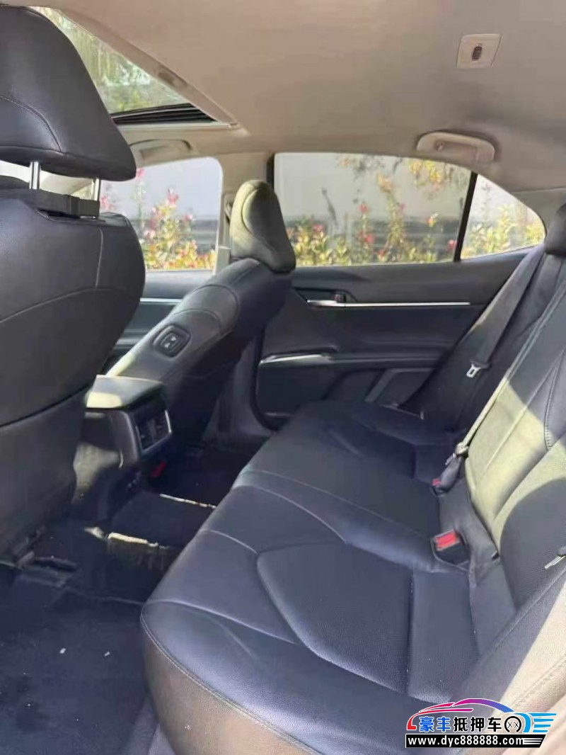 21年丰田凯美瑞轿车抵押车出售