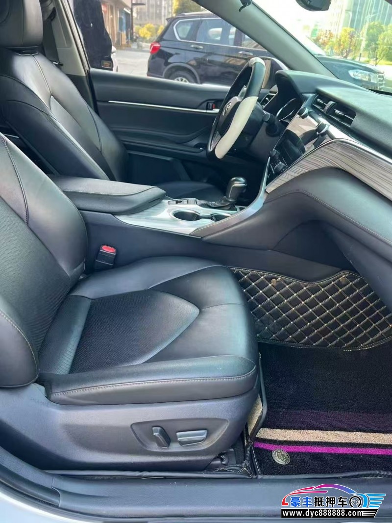 20年丰田凯美瑞轿车抵押车出售