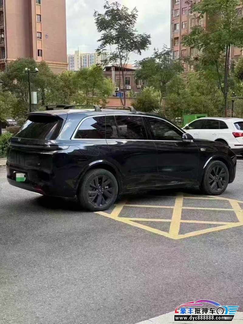 23年理想L8轿车抵押车出售