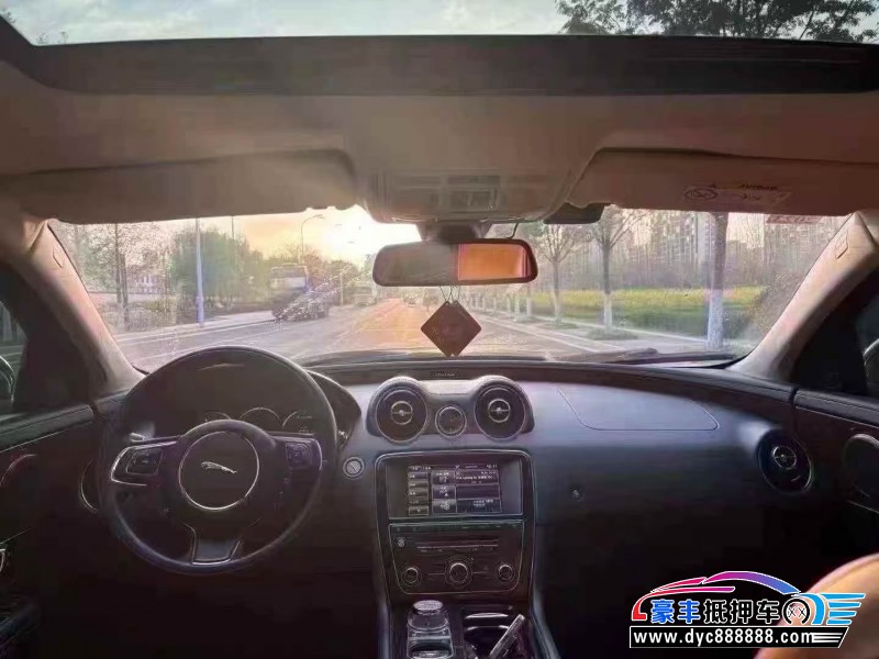 15年捷豹XJL轿车抵押车出售