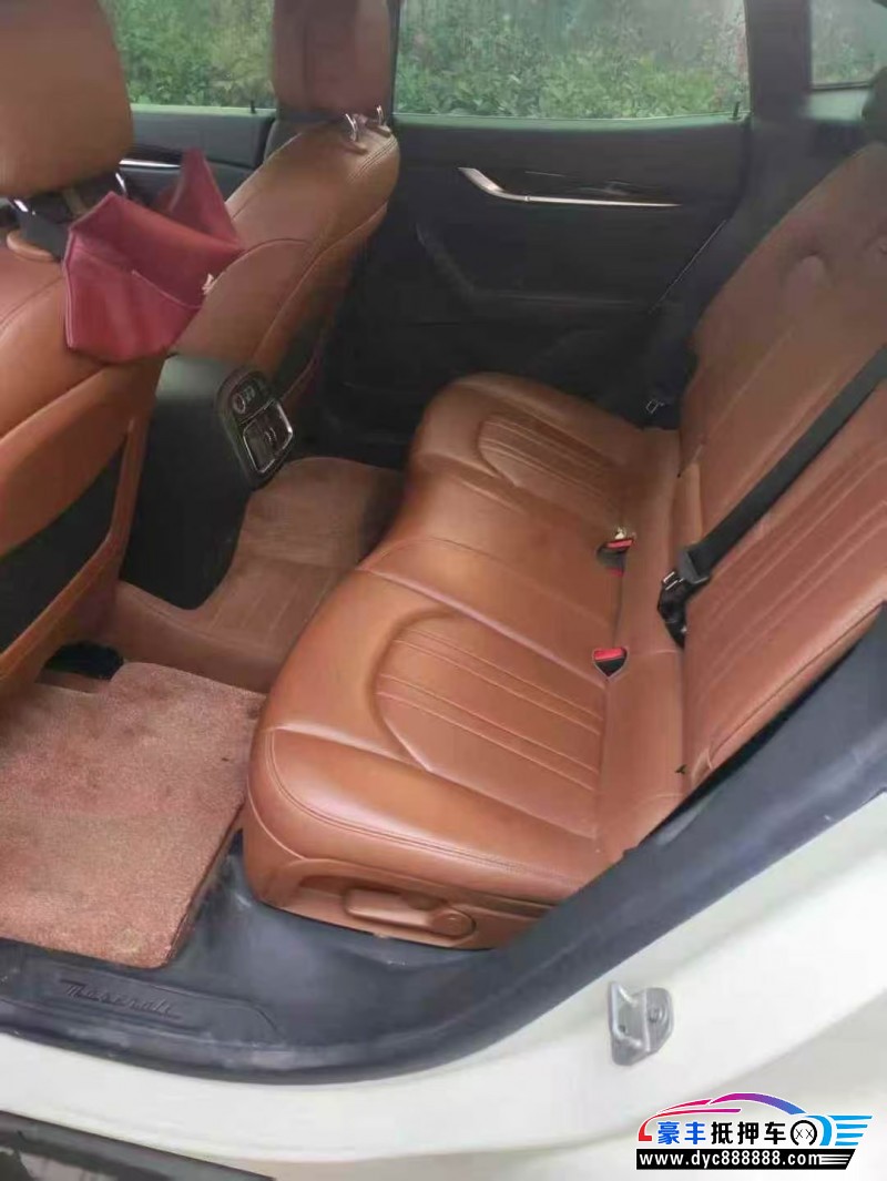 18年玛莎拉蒂莱万特轿车抵押车出售