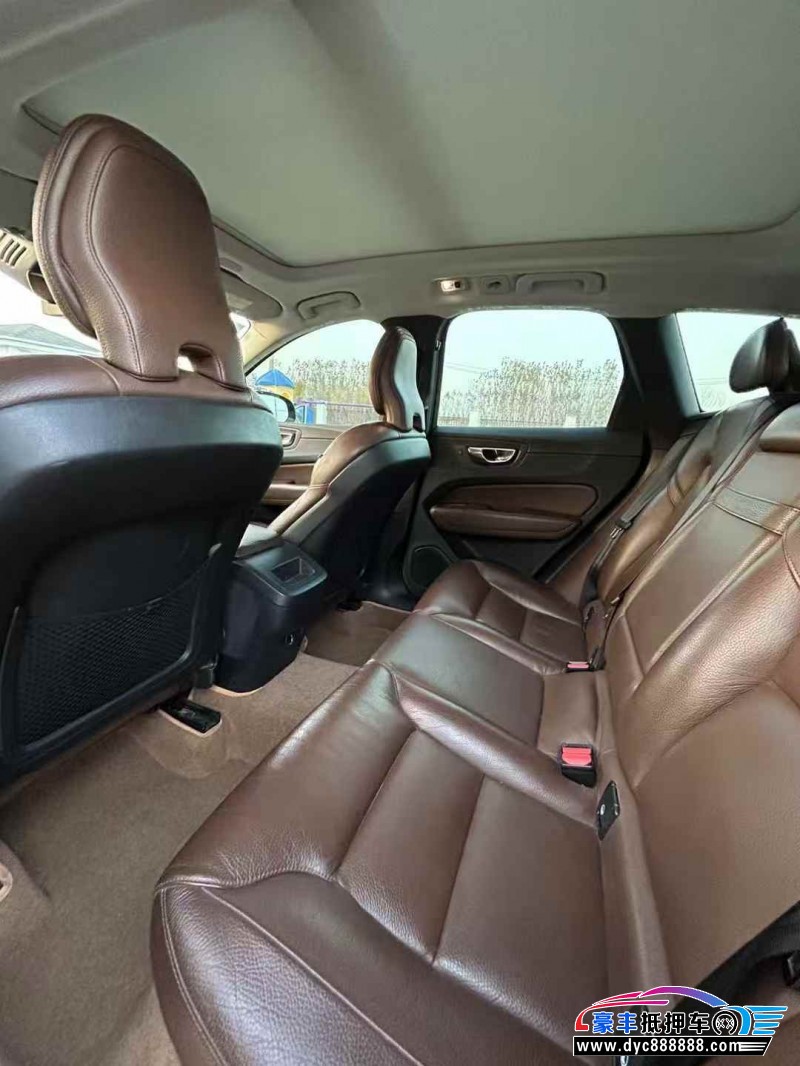 18年沃尔沃XC60轿车抵押车出售