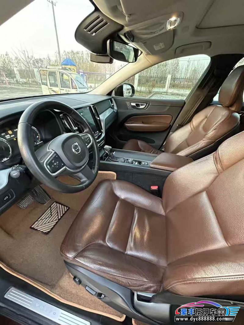 18年沃尔沃XC60轿车抵押车出售