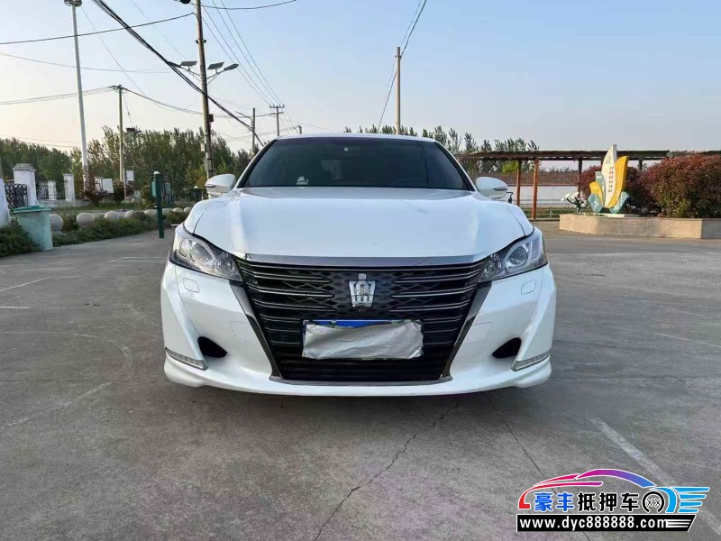 抵押车出售18年丰田皇冠轿车