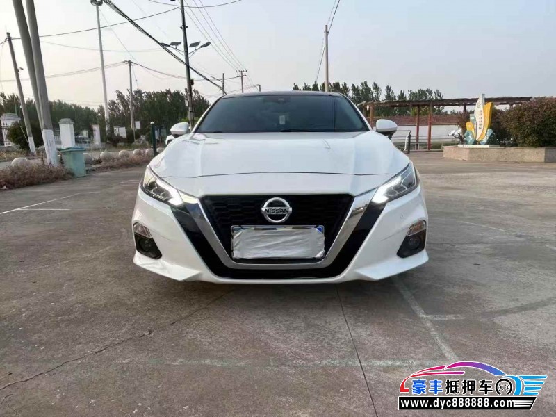 22年日产天籁轿车抵押车出售