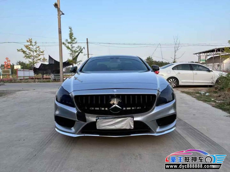 抵押车出售15年奔驰CLS轿车