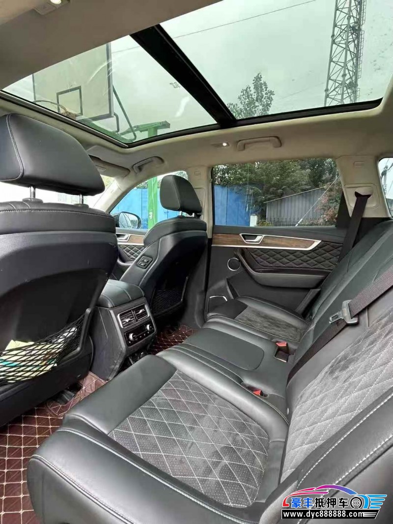 20年红旗HS7轿车抵押车出售