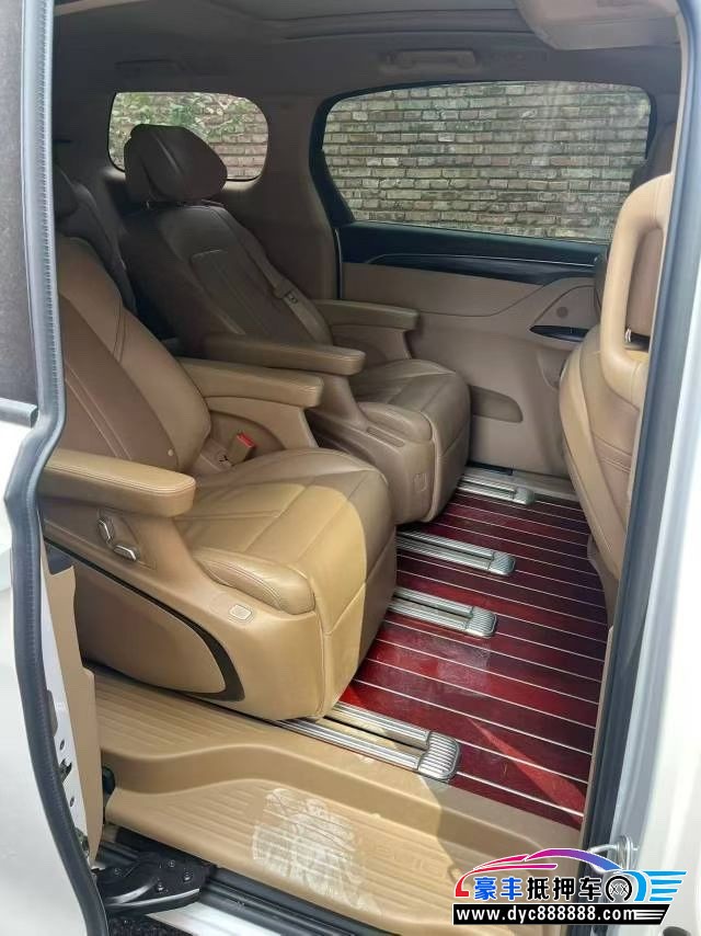 25年别克GL8轿车抵押车出售