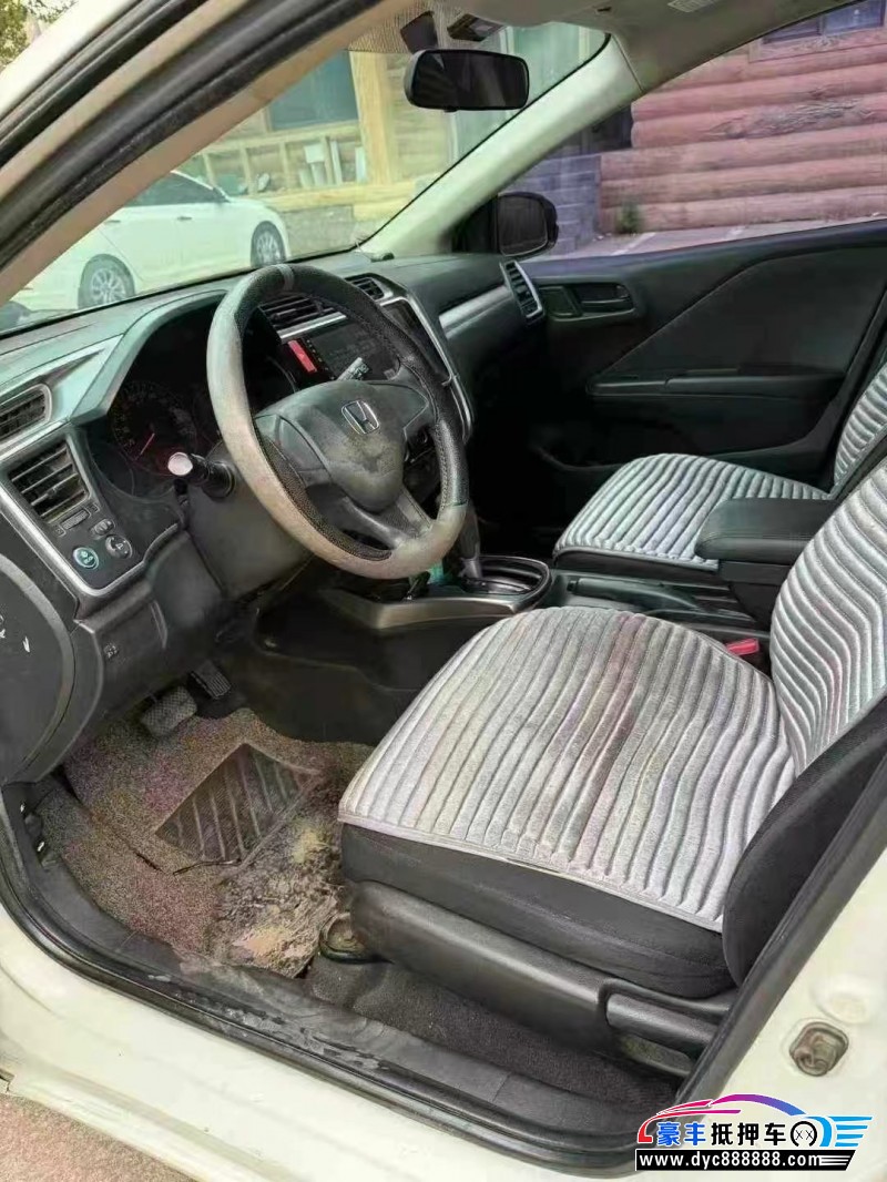 17年本田竞瑞轿车抵押车出售