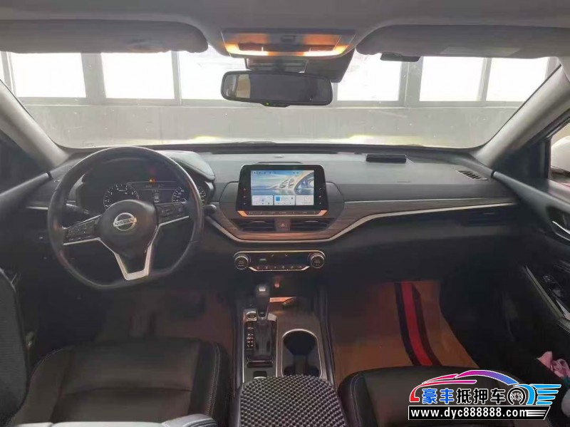 20年日产天籁轿车抵押车出售