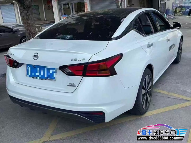 20年日产天籁轿车抵押车出售